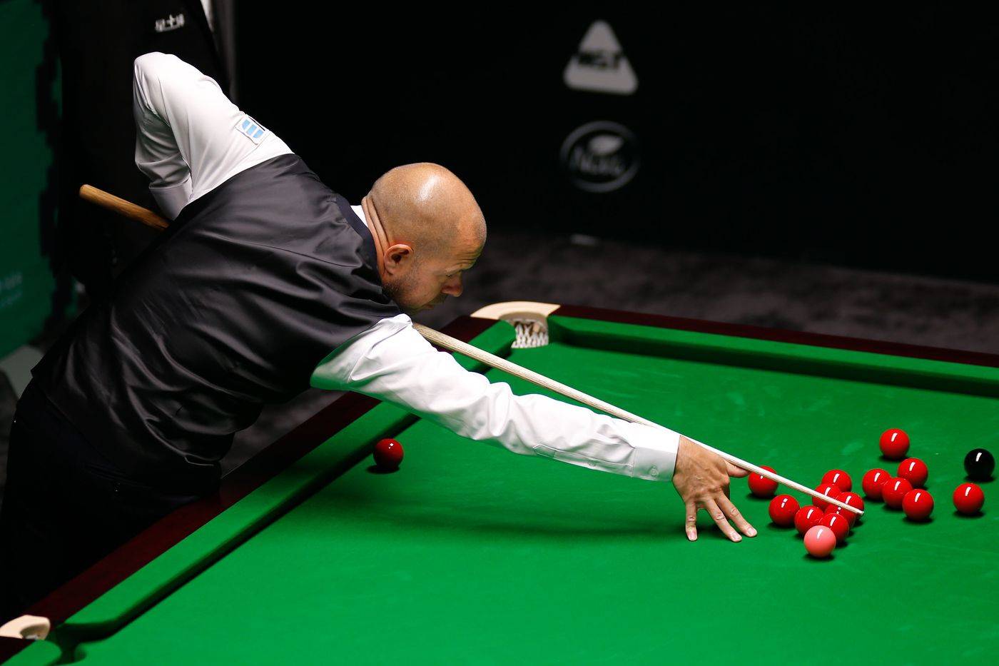 他通过反复 他通过反复